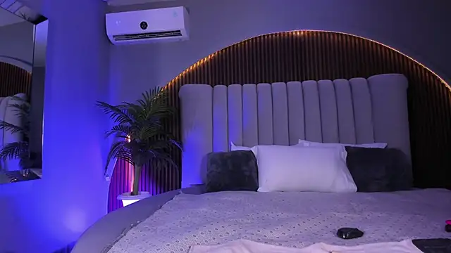 MelanieHillss online show from 14, 1, 2026