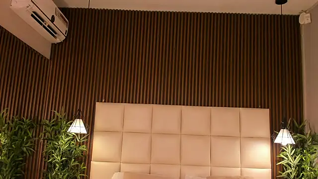 MelanieHillss online show from 7, 4, 2026