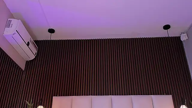 MelanieHillss online show from 10, 4, 2026