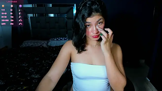 Snapshot of Violett_11 chatting on 14, 12, 2025 Violett 11 online show from 14, 12, 2025