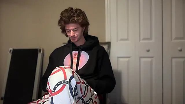 Snapshot of greekmythics chatting on 1, 11, 2025 greekmythics online show from 1, 11, 2025