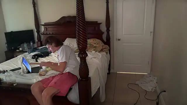 Snapshot of greekmythics chatting on 16, 11, 2025 greekmythics online show from 16, 11, 2025