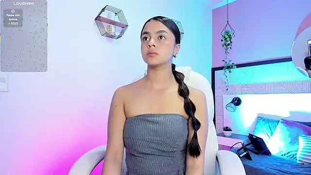 Bella walker  online show from 4, 2, 2026