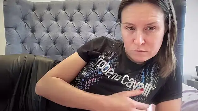 Snapshot of eatmypie69 chatting on 18, 12, 2025 eatmypie69 online show from 18, 12, 2025