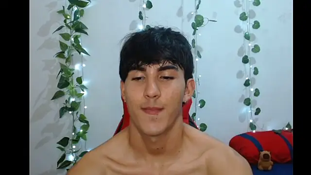 Snapshot of neithanzynxx chatting on 8, 3, 2025 neithanzynxx online show from 8, 3, 2025