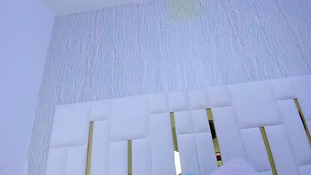 hillary uckerman  online show from 2, 12, 2025