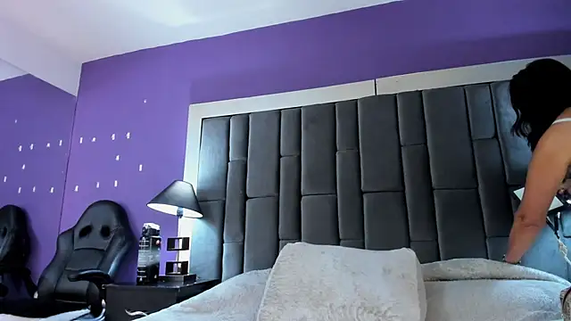 Snapshot of Aisha_Nowak chatting on 4, 3, 2025 Aisha Nowak online show from 4, 3, 2025