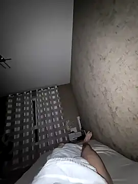 DerechteJunge online show from 24, 2, 2025