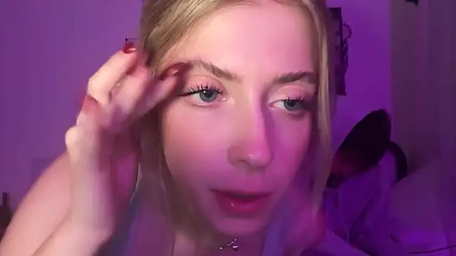 Snapshot of sinfulblonde1 chatting on 20, 3, 2025 sinfulblonde1 online show from 20, 3, 2025