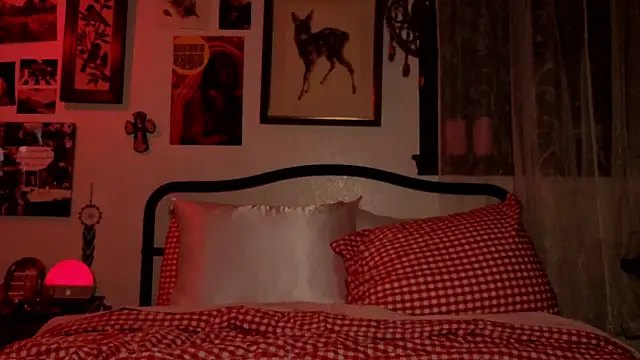 Snapshot of sinfulblonde1 chatting on 25, 9, 2025 sinfulblonde1 online show from 25, 9, 2025