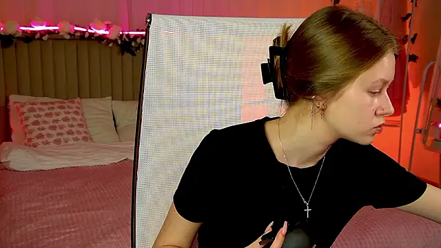 EveMundie online show from 4, 3, 2026