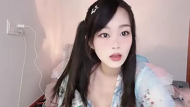 Snapshot of yueyue2003 chatting on 3, 3, 2025 yueyue2003 online show from 3, 3, 2025