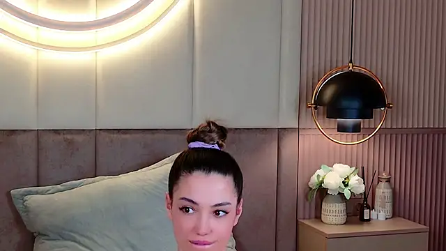 Alice Deleon online show from 20, 2, 2025