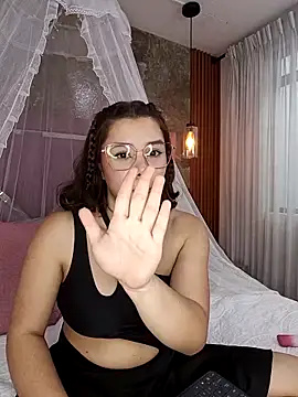 EmmaSulivan online show from 15, 3, 2025