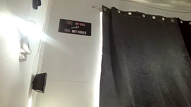 Miss candymandy online show from 18, 2, 2025