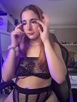 Snapshot of sexymelli18 chatting on 19, 9, 2025 sexymelli18 online show from 19, 9, 2025