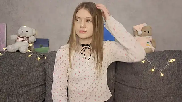 Snapshot of CarolinePepper chatting on 28, 5, 2026 CarolinePepper online show from 28, 5, 2026