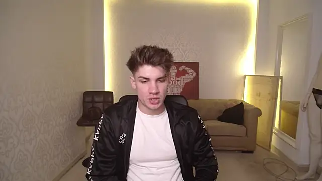 Snapshot of MaxKaiden chatting on 4, 3, 2025 MaxKaiden online show from 4, 3, 2025