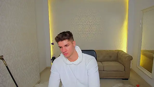 Snapshot of MaxKaiden chatting on 5, 11, 2025 MaxKaiden online show from 5, 11, 2025