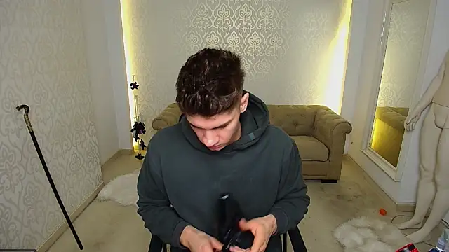 Snapshot of MaxKaiden chatting on 11, 11, 2025 MaxKaiden online show from 11, 11, 2025