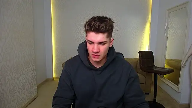 MaxKaiden online show from 6, 2, 2026