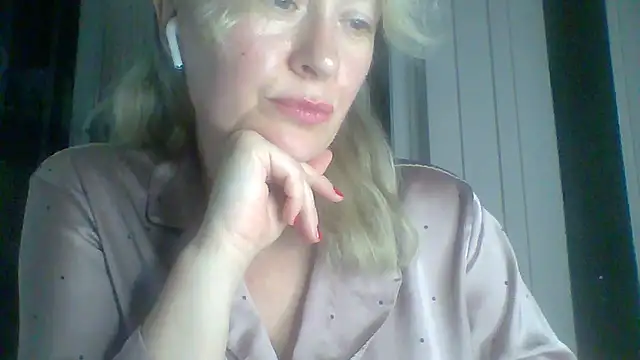 Snapshot of Mary888x chatting on 10, 3, 2025 Mary888x online show from 10, 3, 2025