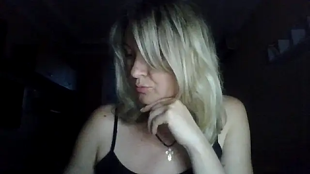 Snapshot of Mary888x chatting on 21, 6, 2026 Mary888x online show from 21, 6, 2026