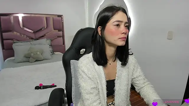 MollyCraft online show from 7, 3, 2025