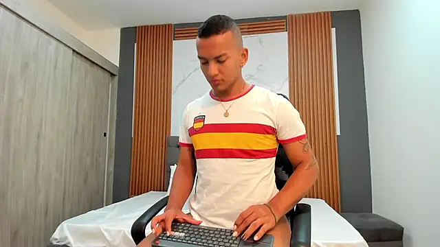 Snapshot of Rafa2004Cruz chatting on 19, 2, 2025 Rafa2004Cruz online show from 19, 2, 2025