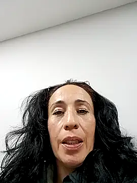 Snapshot of Coeur_de_luxure chatting on 17, 2, 2025 Coeur de luxure online show from 17, 2, 2025