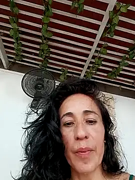 Snapshot of Coeur_de_luxure chatting on 2, 3, 2025 Coeur de luxure online show from 2, 3, 2025