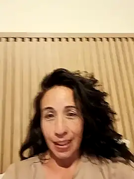 Snapshot of Coeur_de_luxure chatting on 5, 3, 2025 Coeur de luxure online show from 5, 3, 2025