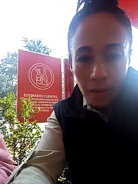 Snapshot of Coeur_de_luxure chatting on 15, 3, 2025 Coeur de luxure online show from 15, 3, 2025