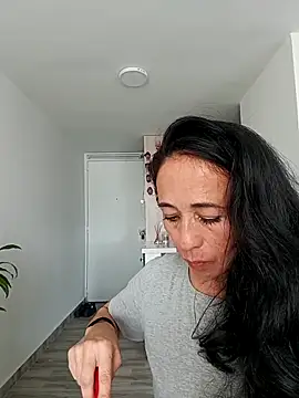 Snapshot of Coeur_de_luxure chatting on 18, 9, 2025 Coeur de luxure online show from 18, 9, 2025