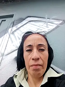 Snapshot of Coeur_de_luxure chatting on 3, 10, 2025 Coeur de luxure online show from 3, 10, 2025