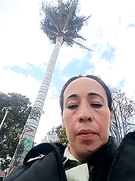 Snapshot of Coeur_de_luxure chatting on 9, 10, 2025 Coeur de luxure online show from 9, 10, 2025