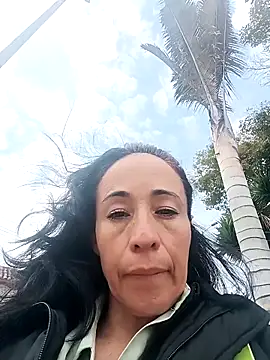 Snapshot of Coeur_de_luxure chatting on 22, 10, 2025 Coeur de luxure online show from 22, 10, 2025