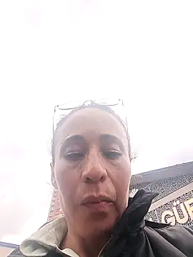 Snapshot of Coeur_de_luxure chatting on 6, 11, 2025 Coeur de luxure online show from 6, 11, 2025