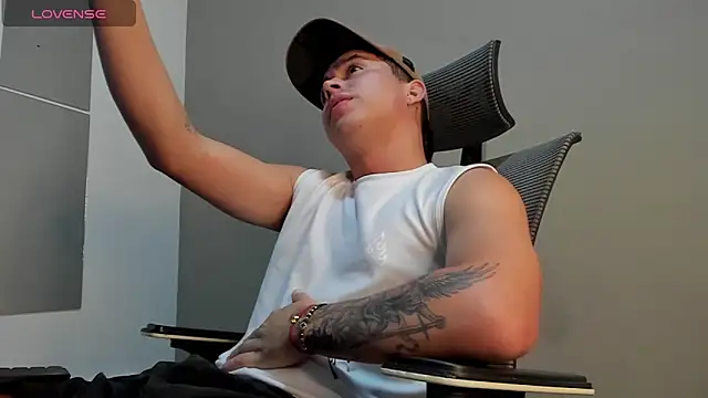 mattiwsmorris  online show from 2, 12, 2025