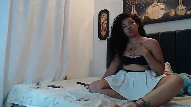 Snapshot of lunitadal chatting on 20, 10, 2025 lunitadal online show from 20, 10, 2025