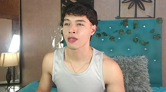 Snapshot of LiamAndrewzz chatting on 19, 2, 2025 LiamAndrewzz online show from 19, 2, 2025