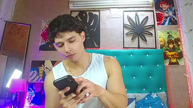 Snapshot of LiamAndrewzz chatting on 30, 10, 2025 LiamAndrewzz online show from 30, 10, 2025