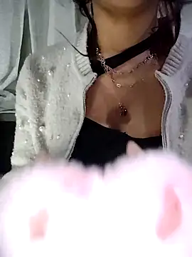 Snapshot of ElaRuil69 chatting on 14, 11, 2025 ElaRuil69 online show from 14, 11, 2025