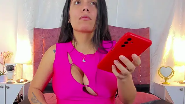 Snapshot of ValentinaGuerra chatting on 2, 10, 2025 ValentinaGuerra online show from 2, 10, 2025