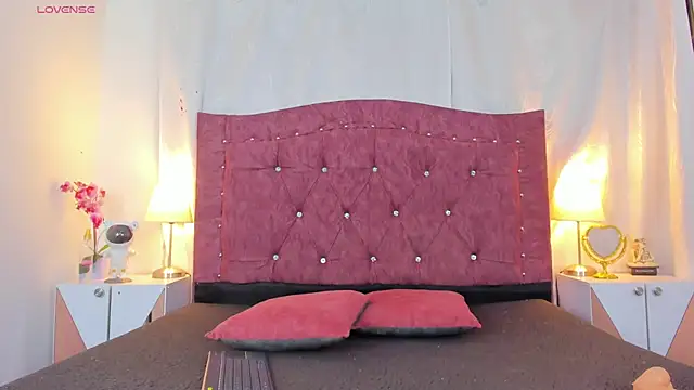 Snapshot of ValentinaGuerra chatting on 27, 11, 2025 ValentinaGuerra online show from 27, 11, 2025