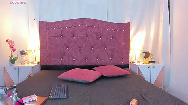 Snapshot of ValentinaGuerra chatting on 29, 11, 2025 ValentinaGuerra online show from 29, 11, 2025