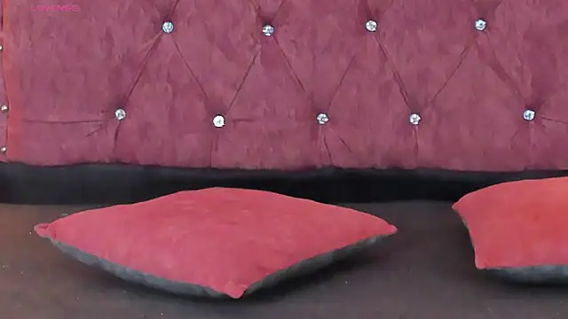 Snapshot of ValentinaGuerra chatting on 1, 12, 2025 ValentinaGuerra online show from 1, 12, 2025