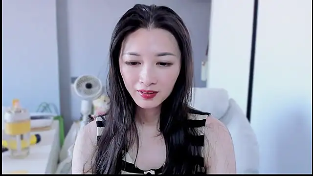 Snapshot of A_dabo chatting on 16, 11, 2025 A dabo online show from 16, 11, 2025