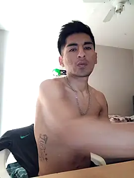 Snapshot of LeonRoots chatting on 20, 10, 2025 LeonRoots online show from 20, 10, 2025