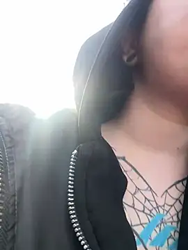 AlishaPrettyBlade online show from 27, 3, 2026